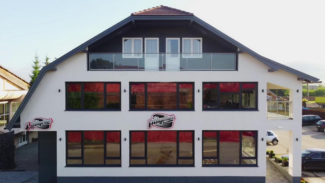 Palya Hotel Gheorgheni  Eksteriør bilde